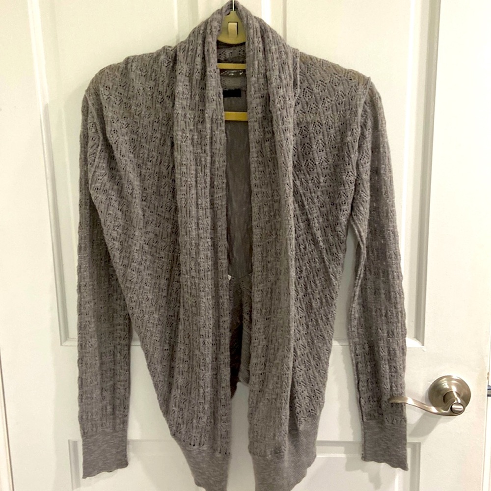 Gray kensie cardigan. Size small.